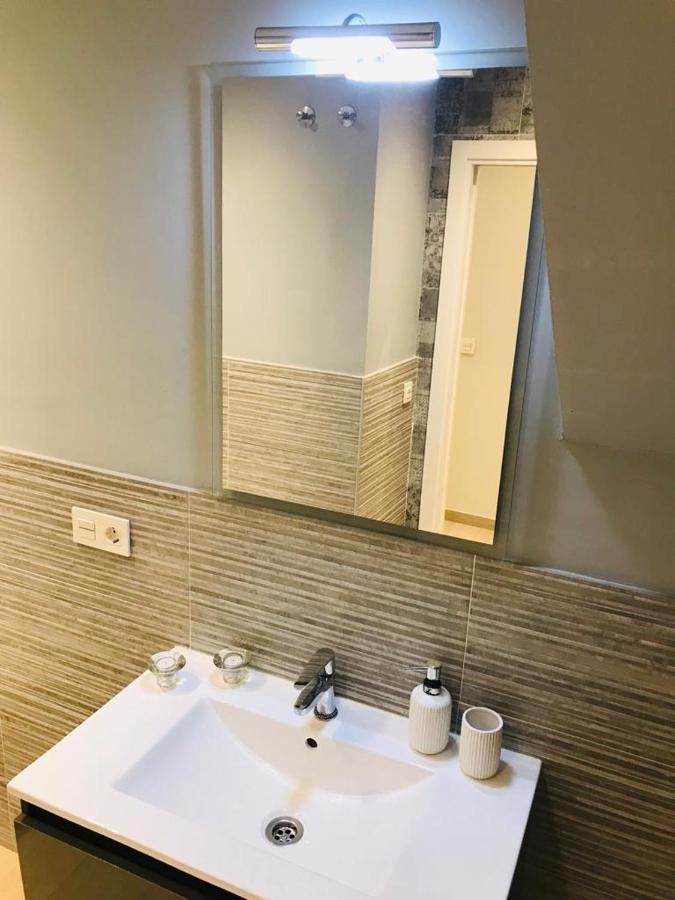 Wish Suite Gran Poder De Sevilla Seville Exterior photo