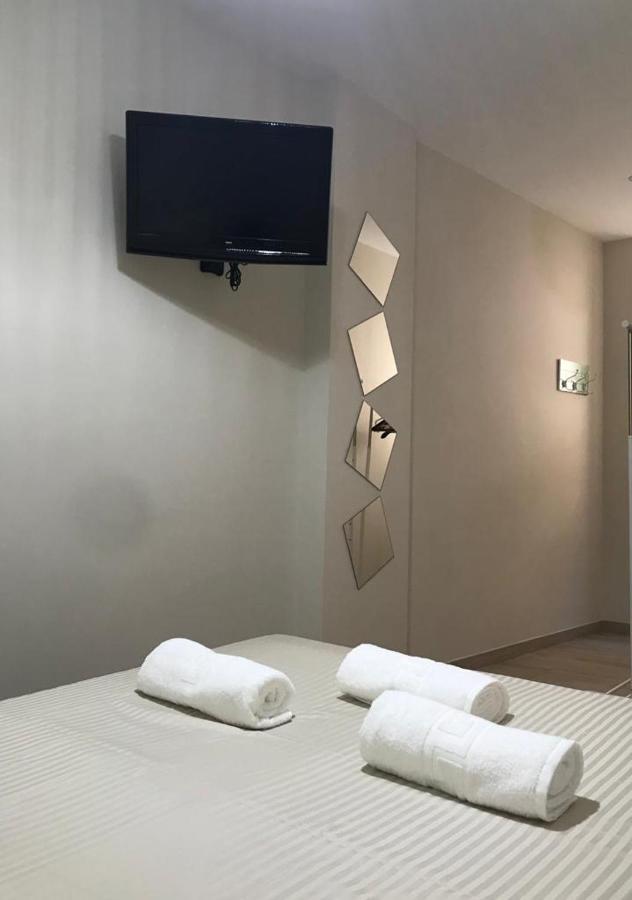 Wish Suite Gran Poder De Sevilla Seville Exterior photo